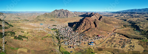 Betanzos es una pequeña ciudad y municipio de Bolivia, capital de la provincia de Cornelio Saavedra del departamento de Potosí. La localidad está distante a 45 km al este de la ciudad de Potosí. photo