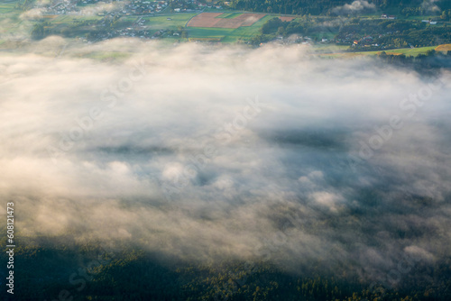 Blick vom Dobratsch in Kärnten in Österreich am Morgen im Herbst