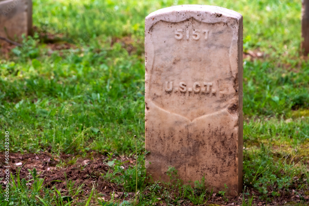 Naklejka premium headstone at a civil war cemetery
