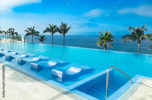 Fototapeta Naklejka Na Ścianę i Meble -  Infinity Pool, Gran Canaria, Canary Islands