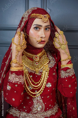 Beautiful close up muslim hijab asian woman wearing traditional indian saree