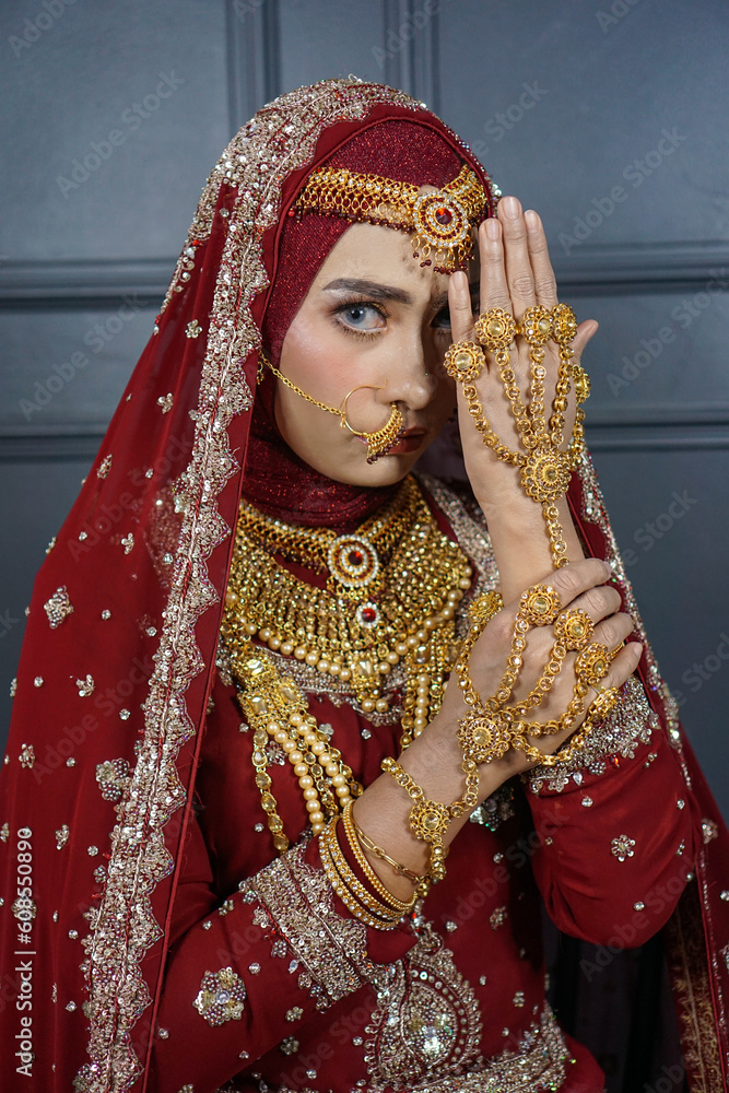Beautiful close up muslim hijab asian woman wearing traditional indian saree