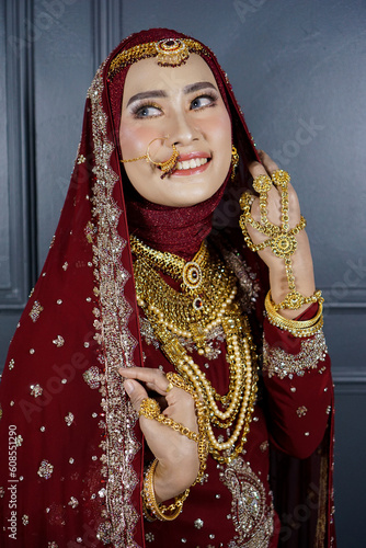 Beautiful close up muslim hijab asian woman wearing traditional indian saree