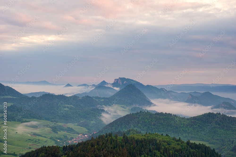 Beautiful aerial panoramic view of the Pieniny National Park, Poland in sunrise, Trzy Korony - English: Three Crowns (the summit of the Three Crowns Massif)