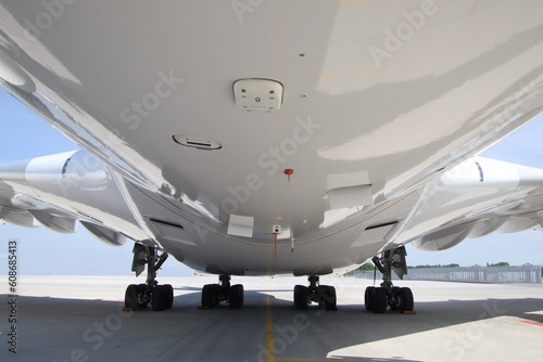 close up landing gear of a big passenger plane