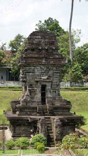 Sawentar Temple is a Hindu temple. Experts believe that this temple was built during the Singasari kingdom and some argue that this temple was built during the Majapahit era photo