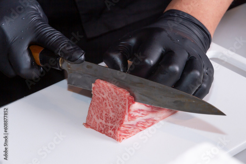 肉をカット-1