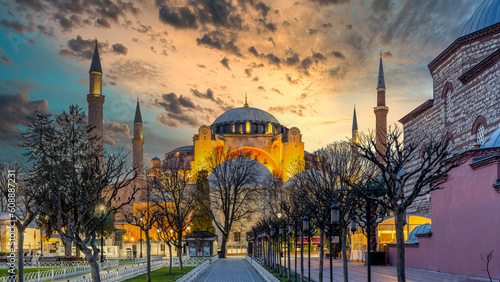 Photographie Hagia Sophia  mosque in Istanbul, Hagia Sophia at The Sultanahmet Square popular tourist attraction of Istanbul, Hagia Sophia in Istanbul world famous monument Byzantine architecture, Turkey