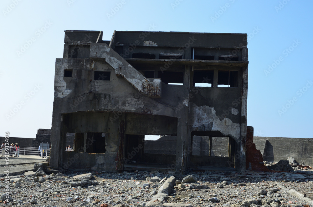 軍艦島の廃墟になった集合住宅 軍艦島の廃墟になった集合住宅