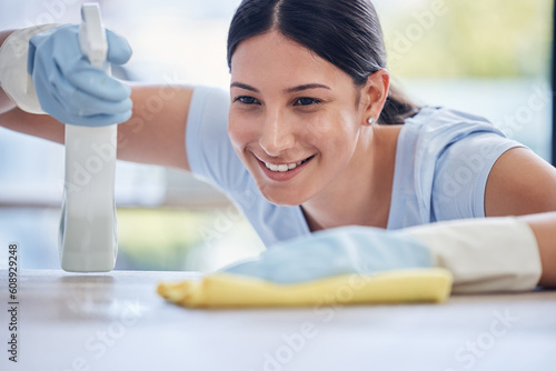 Quadro su tela Happy woman, housekeeper and detergent for cleaning table, hygiene or bacteria and germ removal at home