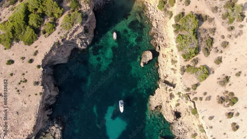 Ibiza Cala Llentia, preciosa playa a vista de drone Ibiza Cala Llentia, preciosa playa a vista de drone