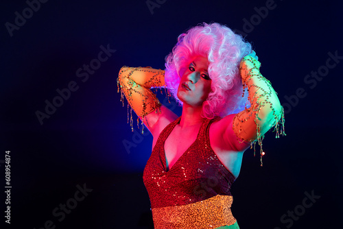 Konstfotografi portrait of a drag queen on black background