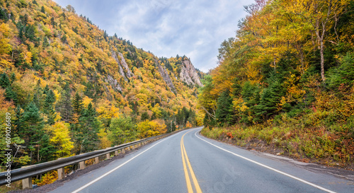 Autumn colors at Dixville Notch Sate Park - New Hampshire - Scenic Drive © Craig Zerbe