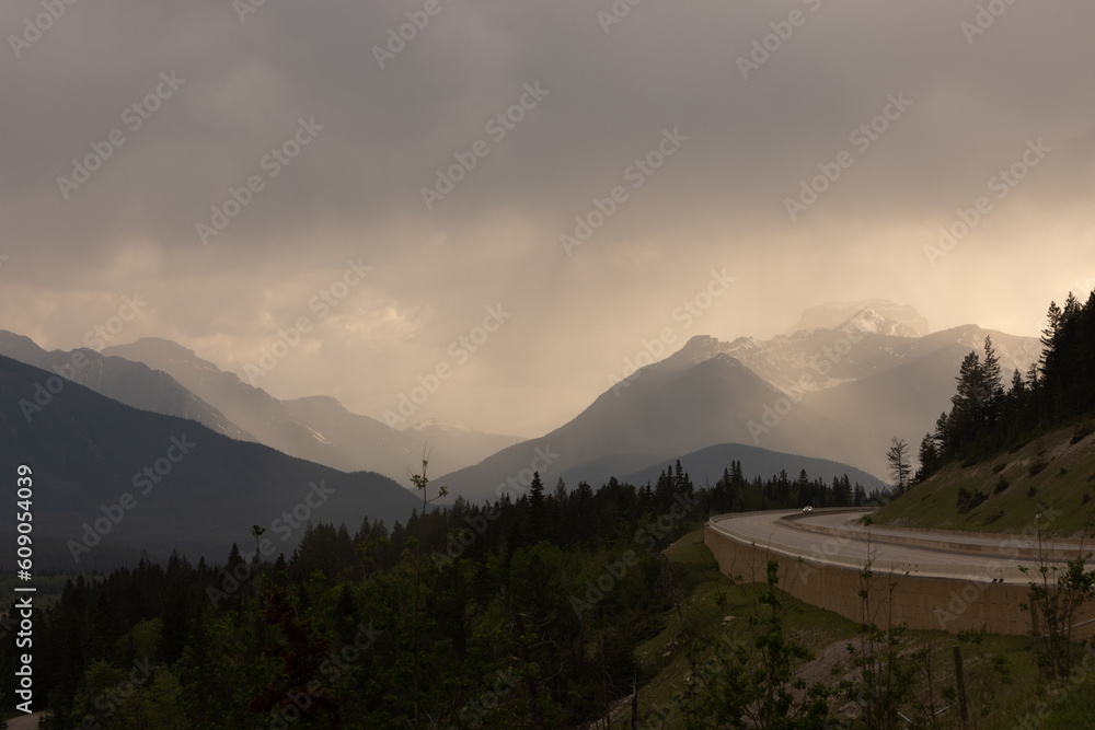 Obraz premium sunset in the mountains