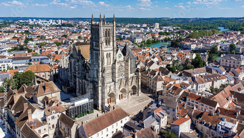 Fotografie, Obraz Aerial view of the Saint Etienne cathedral of Meaux, a roman catholic church bui