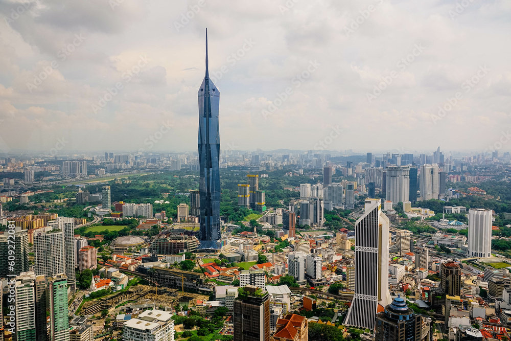 Fototapeta premium Merdeka PNB 118, der zweithöchste Turm der Welt, in Kuala Lumpur, Malaysia, 678.9 m hoch