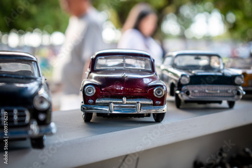 Modelos en miniatura de automoviles antiguos