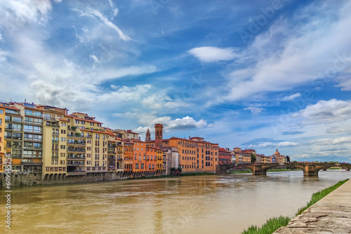 Ponte Vecchio over Arno river in Florence, Italy © runny1975