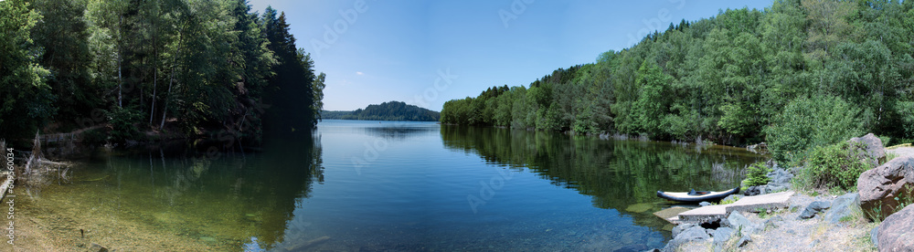 embarcadaire du lac de Pierre Percée embarcadaire du lac de Pierre Percée