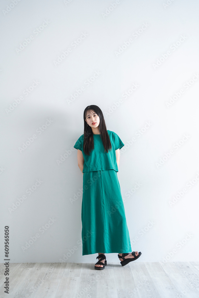 Fototapeta premium 爽やかな若い女性