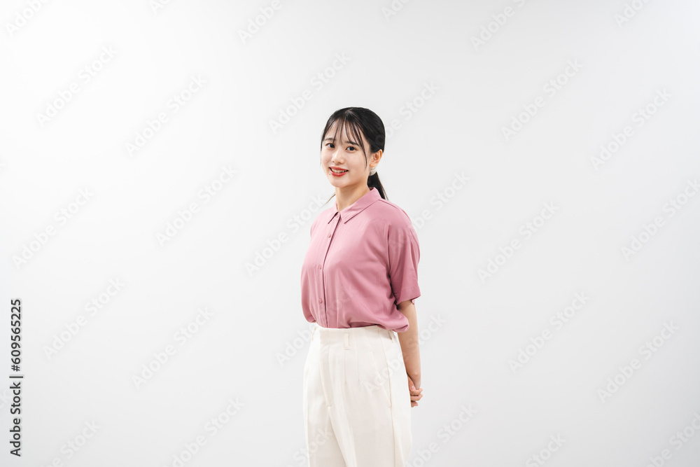 爽やかな若い女性