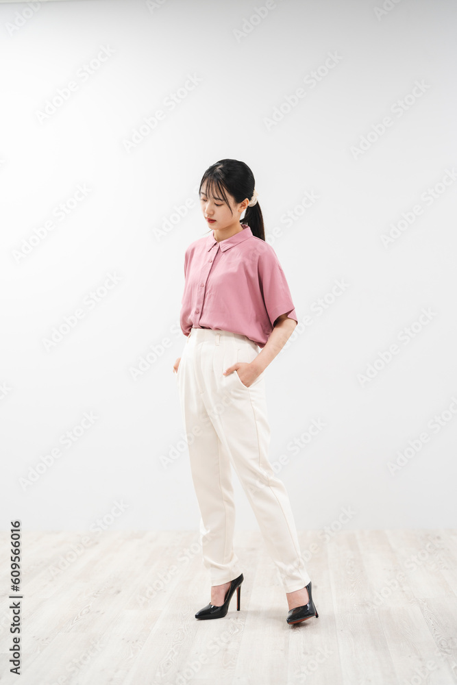 爽やかな若い女性