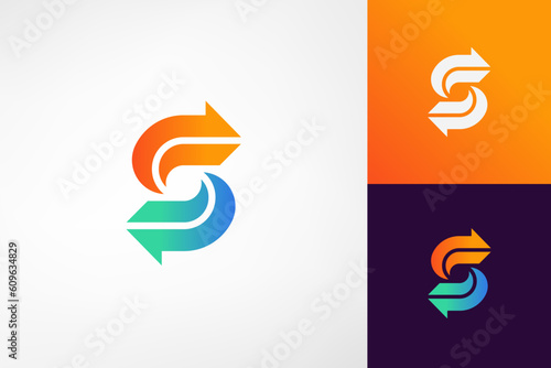 S arrow rounded cycle process rotation monogram logo. 
