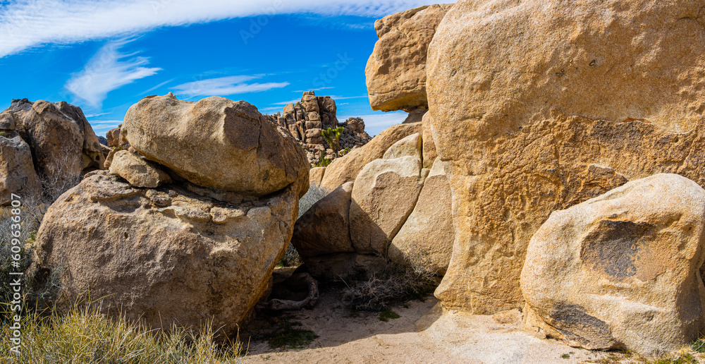 Rock Formations in The Hemmingway Buttress Area , Joshua Tree National Park, California, USA