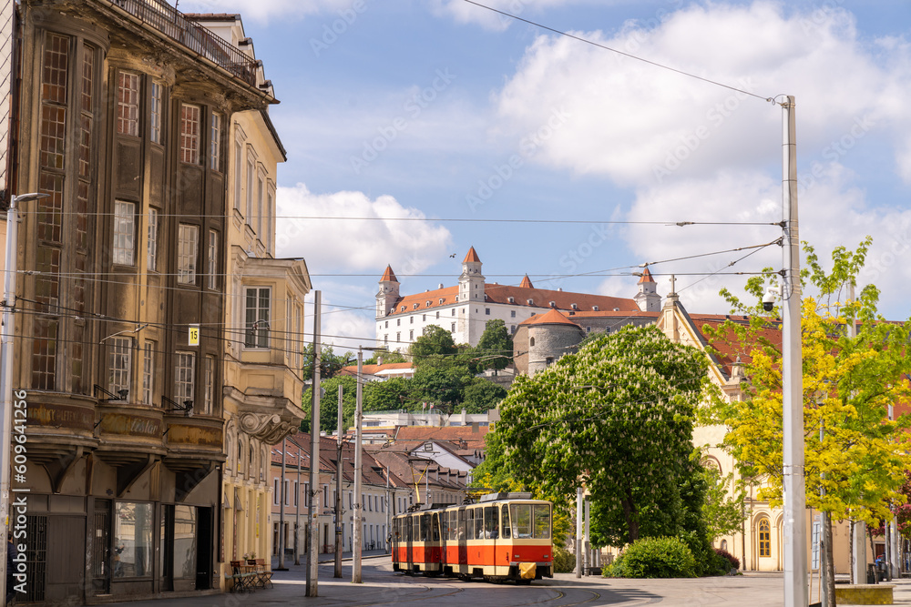 Obraz na płótnie Bratislava Castle, the main castle of Bratislava, the capital of Slovakia. w salonie