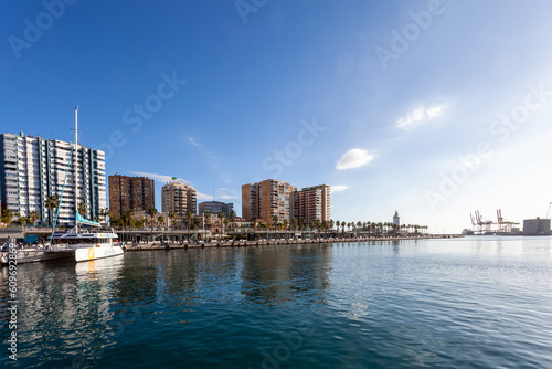 Puerto de M  laga en Andaluc  a