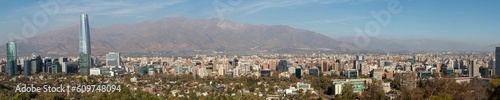 panorama prédios  de Santiago do Chile cordilheira dos andes