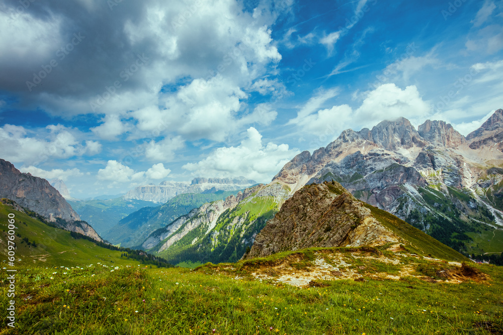 Obraz premium landscape with mountains, clouds and grass