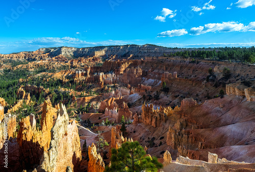 Bryce Canyon with hoodoo rock formations in summer, Bryce Canyon national park, Utah, United States (USA).
