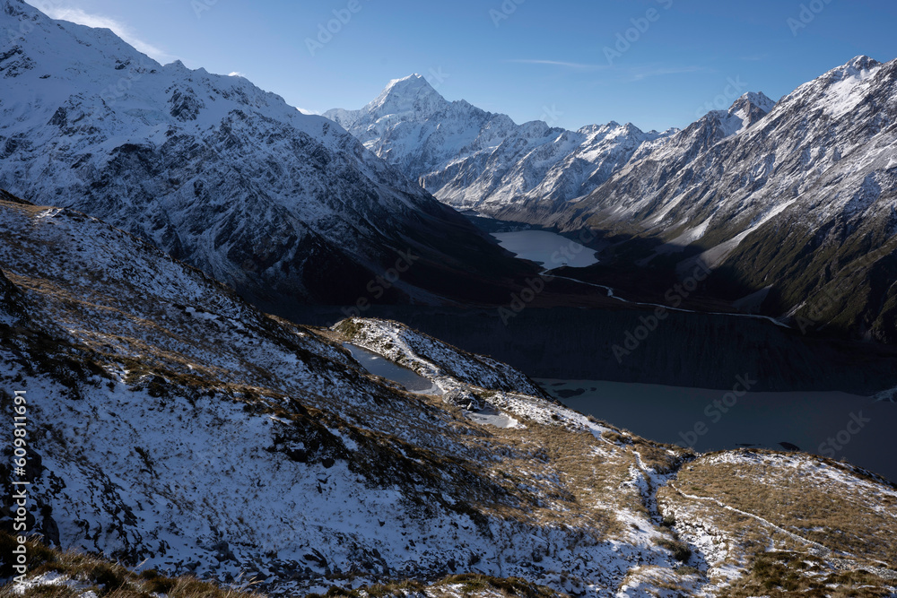 Obraz premium New Zealand winter landscape of mountains with snow featuring Aoraki / Mount Cook