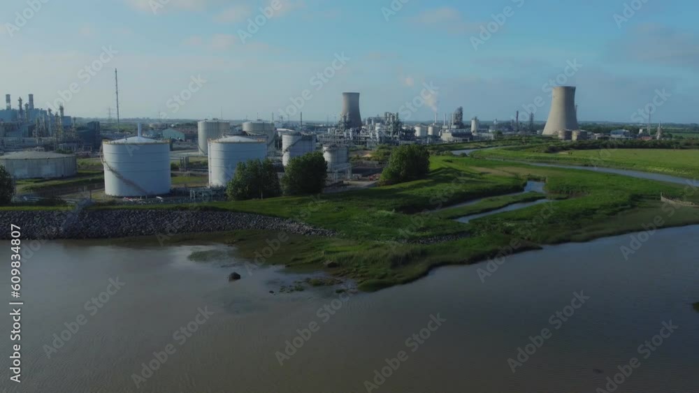 Oil refinery station, cooling towers in East Yorkshire. UK. Oil refinery station, cooling towers in East Yorkshire. UK.