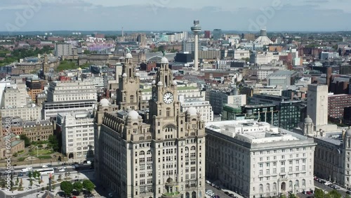 Liverbuilding reveal. Lovely Lovebirds in all their glory, look at them. Lovely Liverpool.  photo