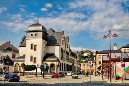 aue, deutschland - stadtpanorama mit alten gebäuden