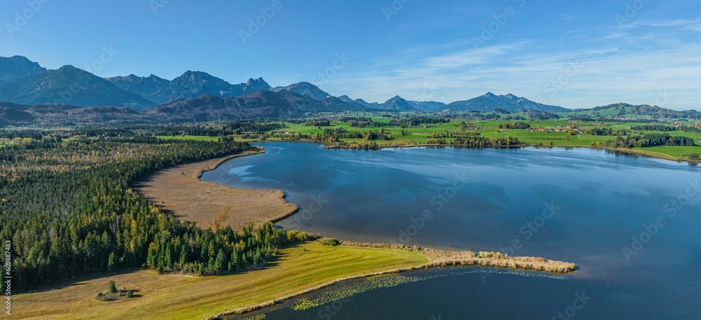 Herbststimmung am Hopfensee im Ostallgäu
