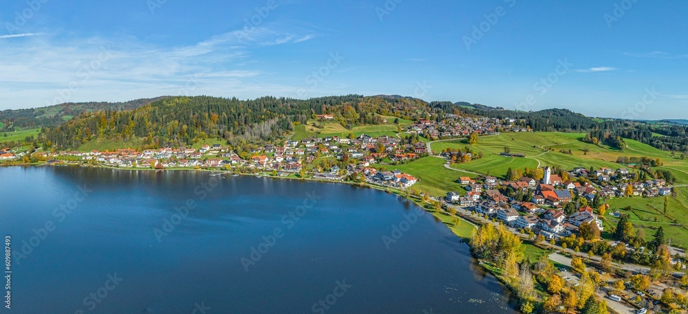 Ausblick auf Hopfen am See und Enzensberg im Ostallgäu