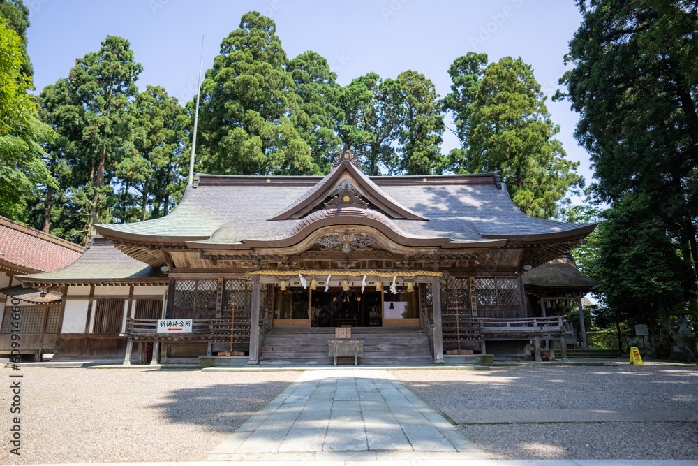 福井県越前町にある劔神社を参拝する風景 A view of the Tsurugi Shrine in Echizen-cho, Fukui Prefecture, Japan
