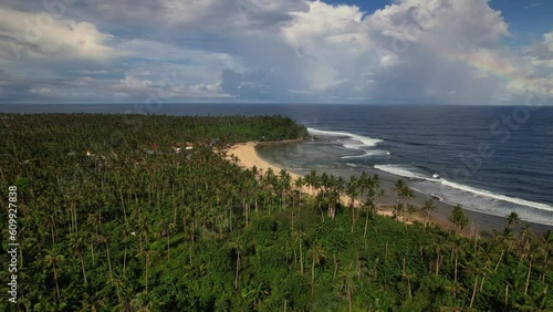 Wallpaper Mural Drone footage of Philippines beaches captures the mesmerizing beauty of this tropical paradise. From the crystal-clear turquoise waters to the pristine white sandy shores. Torontodigital.ca