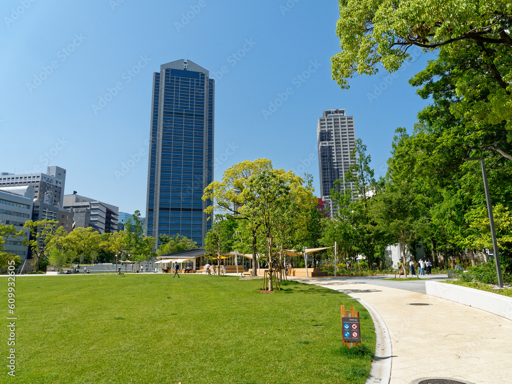 神戸三宮 市役所とリニューアルした東遊園地 神戸三宮 市役所とリニューアルした東遊園地
