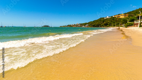 areia clara no brasil, santa catarina, florianopolis, jurere nacional e internacional © Fotos GE