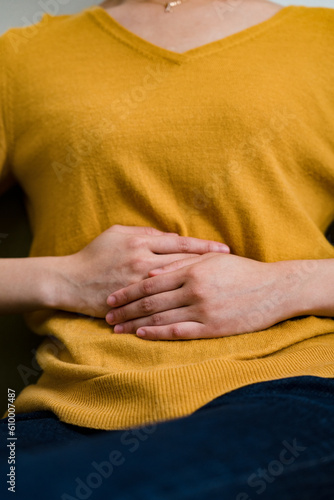 腹痛のイメージ写真１