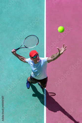 TENNIS PLAYER SERVING IN TENNIS MATCH. OVERHEAD VIEW. SPORT BETS ONLINE IN BETTING SHOPS. TOP VIEW.