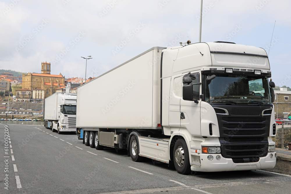camión frigorífico termo blanco transporte alimentación pescado marisco carne 4M0A8816-as23 camión frigorífico termo blanco transporte alimentación pescado marisco carne 4M0A8816-as23