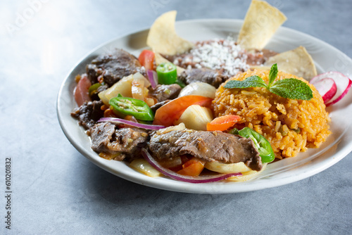 A view of a plate of bistec ranchero.