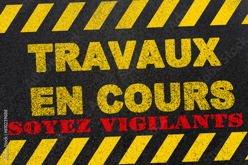 marquage sur asphalte, travaux en cours soyez vigilants 