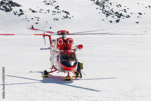 Fototapeta Naklejka Na Ścianę i Meble -  TOPR Heli Rescue in Tatra mountains
Helikopter Tatrzańskiego Ochotniczego Pogotowia Ratunkowego