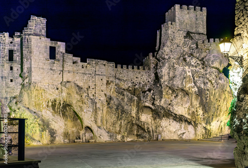 Noches de encanto en el castillo de Zuheros Iluminando el pasado